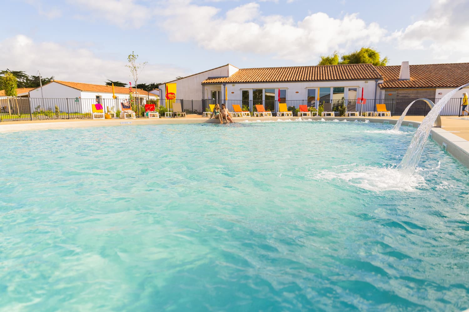 Piscine extérieure du village