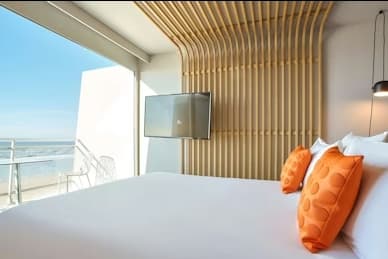 Chambre avec balcon vue mer