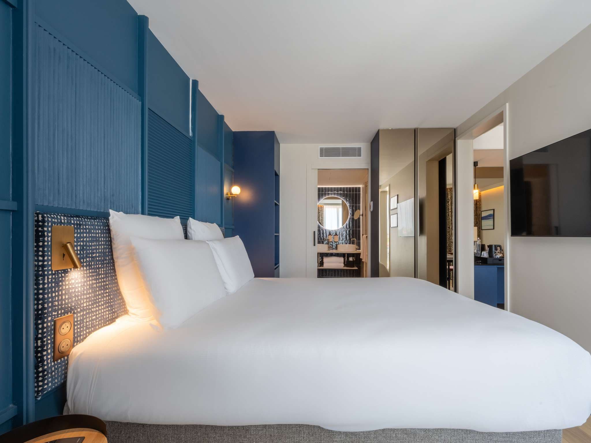 Lit junior suite