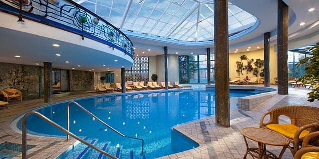 piscine intérieure