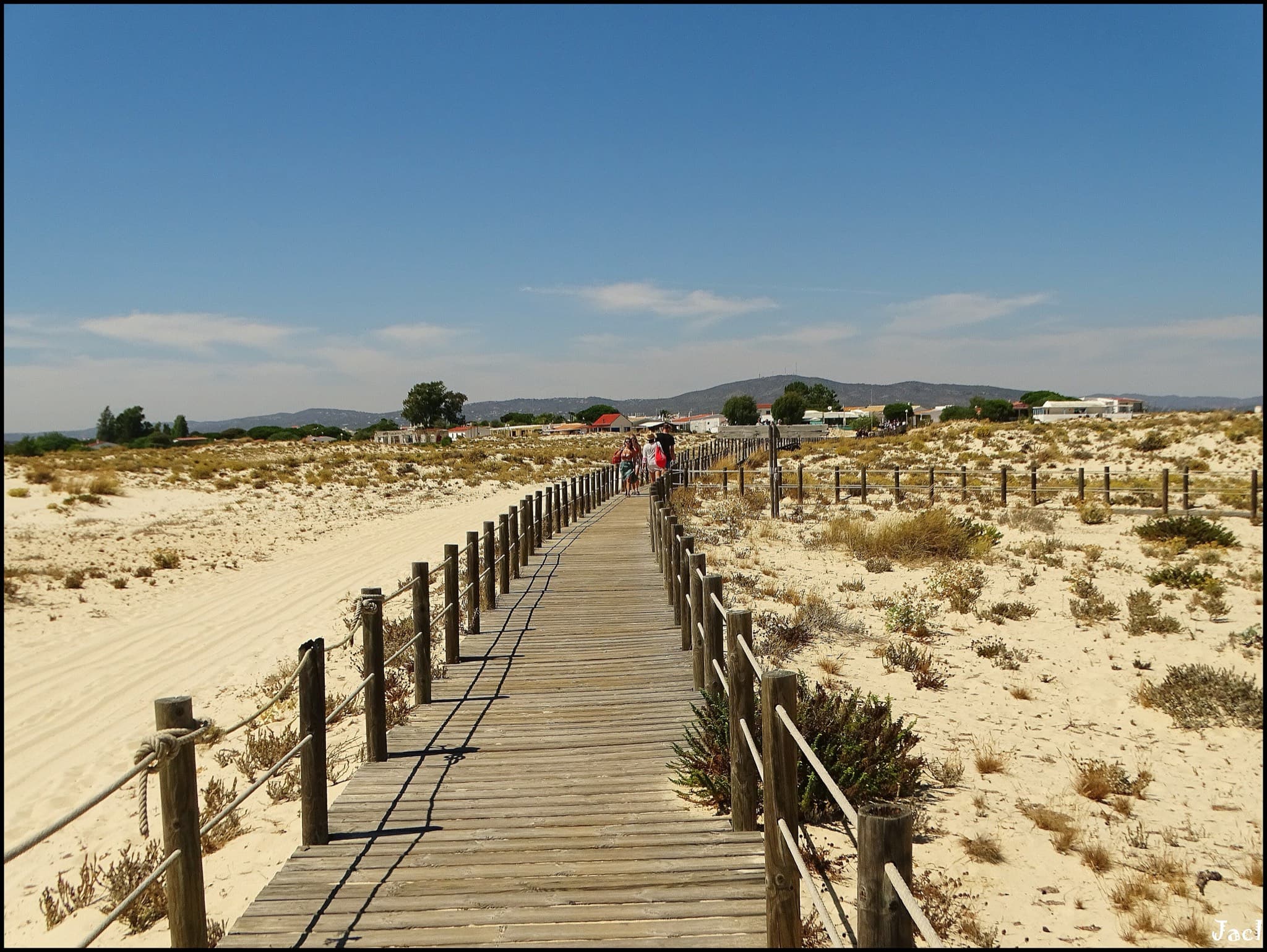 ponton vers la plage